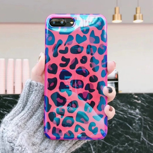 [⚠️Clearance] NEW iPhone 11 Pro Laser Leopard case - Picture 3 of 5